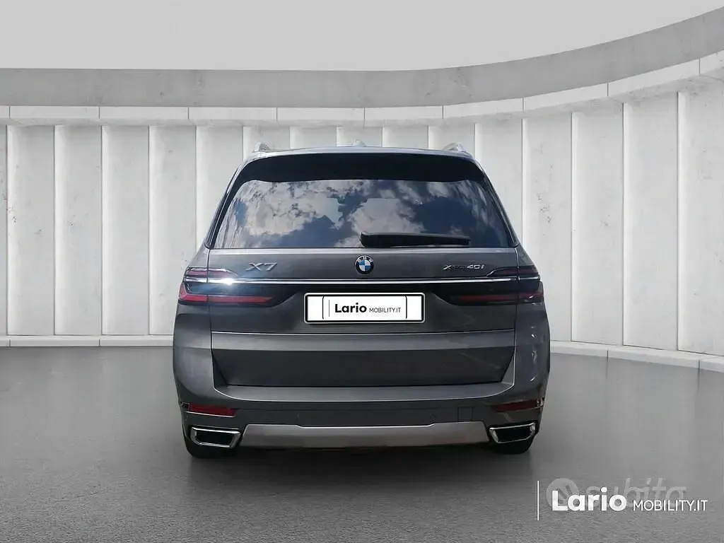 Usata BMW X7 381 CV (280 kW) 2023 Grigio SUV