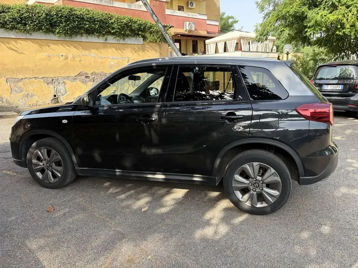 Usata Suzuki Vitara 111 CV (81 kW) 2020 Nero SUV