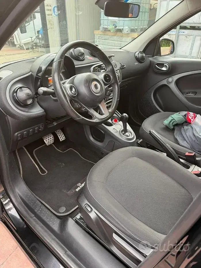 Usata Smart ForFour 70 CV (51 kW) 2016 Utilitaria