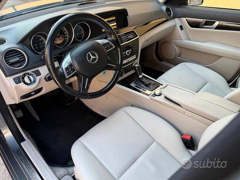 Usata Mercedes C220 Avantgarde 170 CV (125 kW) 2011 Grigio Station wagon