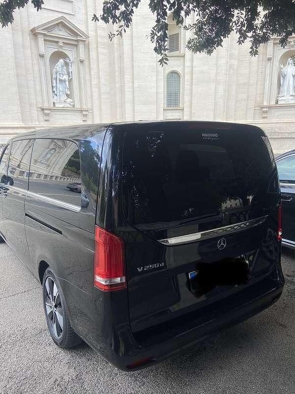 Usata Mercedes V250 Premium 190 CV (139 kW) 2023 Monovolume