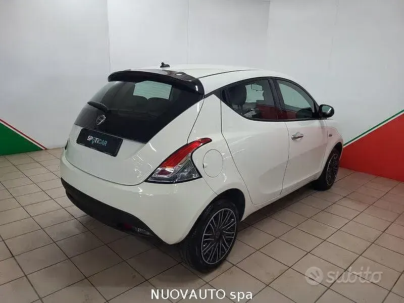 Usata Lancia Ypsilon S 69 CV (50 kW) 2024 Bianco Utilitaria