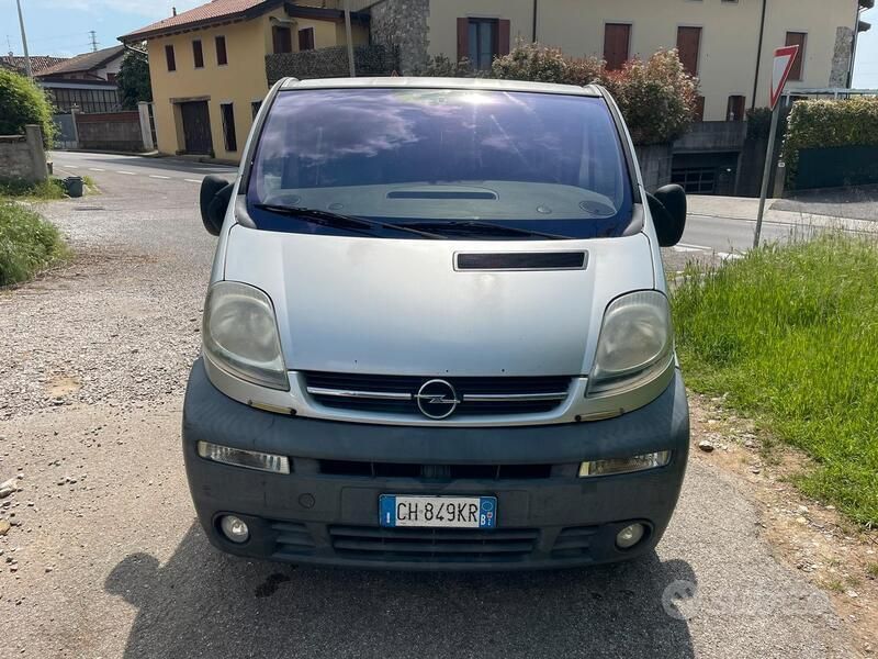 Usata Opel Vivaro 2003 Monovolume