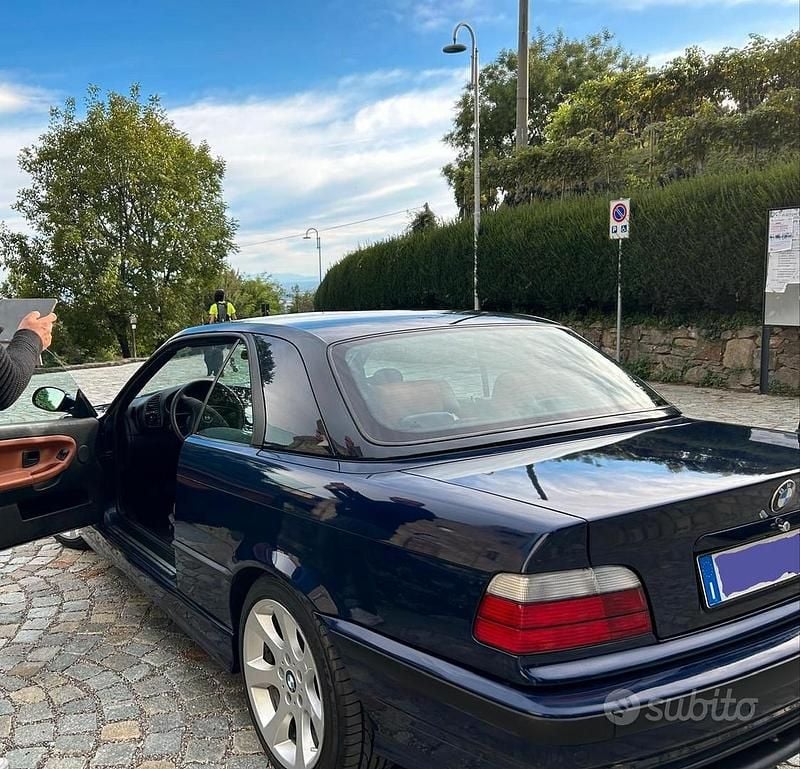 Usata BMW 318 Cabriolet 1995 Blu Cabrio