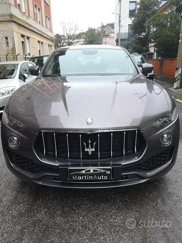 Usata Maserati Levante 250 CV (183 kW) 2017 Grigio SUV