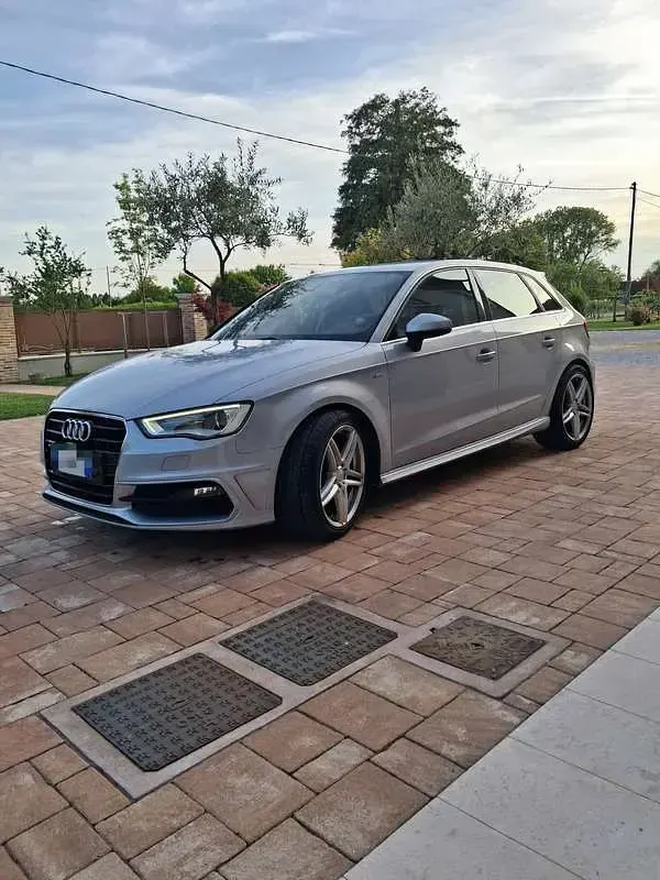 Usata Audi A3 Attraction 110 CV (80 kW) 2015 Berlina
