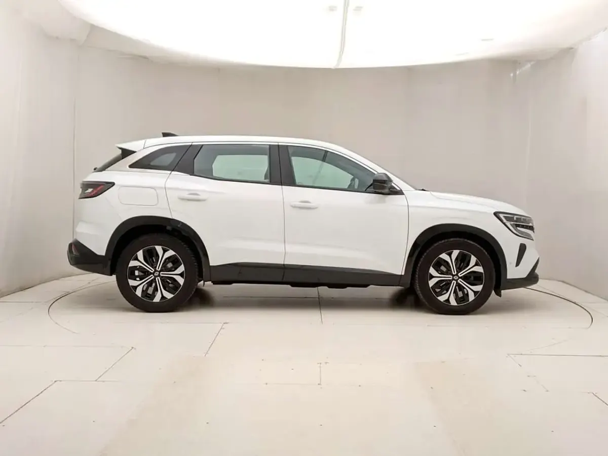 Usata Renault Austral Evolution 131 CV (96 kW) 2024 Bianco SUV
