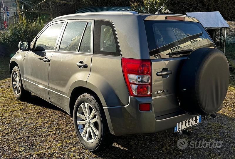 Usata Suzuki Vitara 129 CV (94 kW) 2008 Grigio SUV