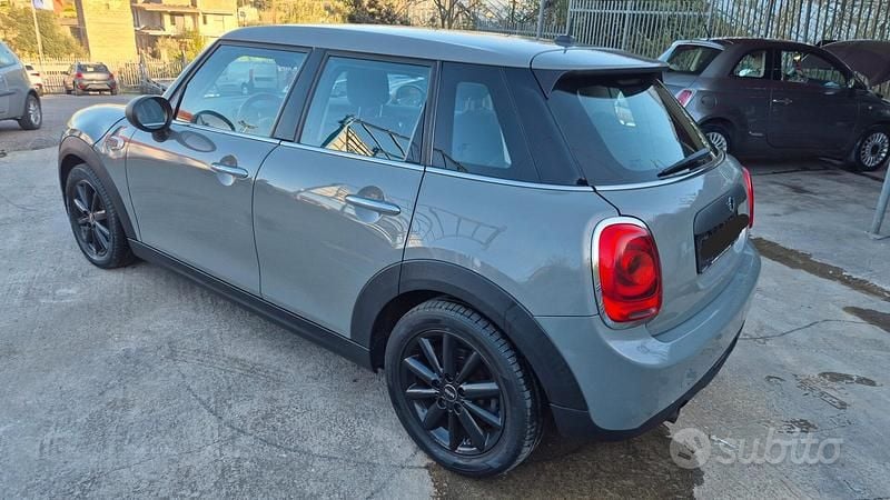 Käytetty Mini Cooper D Hype 95 HP (69 kW) 2016 Harmaa Viistoperä