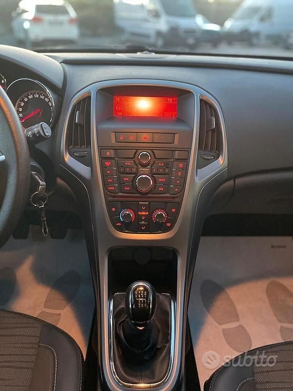 Usata Opel Astra Cosmo 140 CV (102 kW) 2016 Blu Station wagon