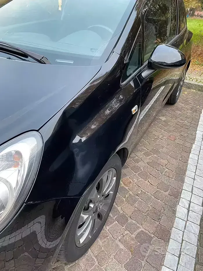 Usata Opel Corsa 85 CV (62 kW) 2010 Nero Utilitaria