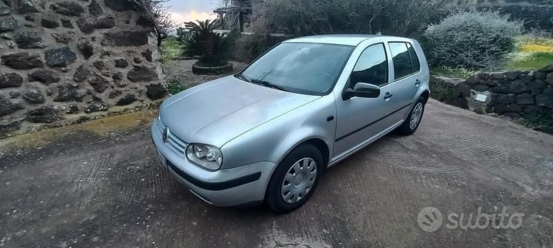 Usata VW Golf IV 90 CV (66 kW) 2001 Grigio Berlina