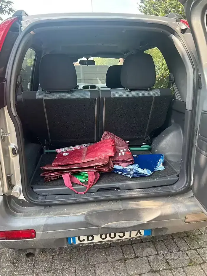 Usata Daihatsu Terios 86 CV (63 kW) 2002 SUV