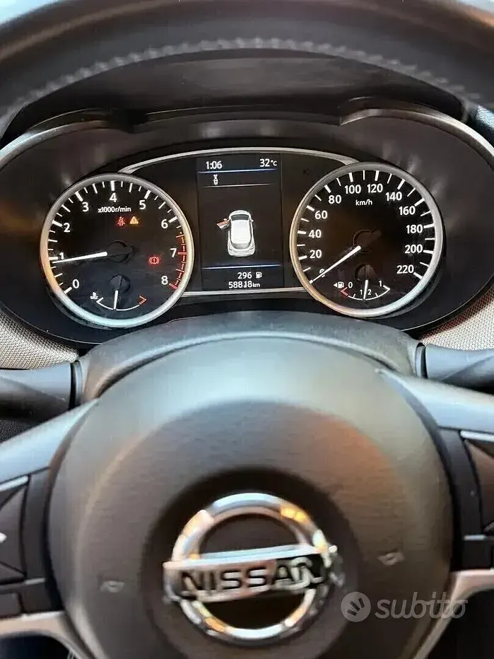 Usata Nissan Micra 71 CV (52 kW) 2018 Grigio Utilitaria