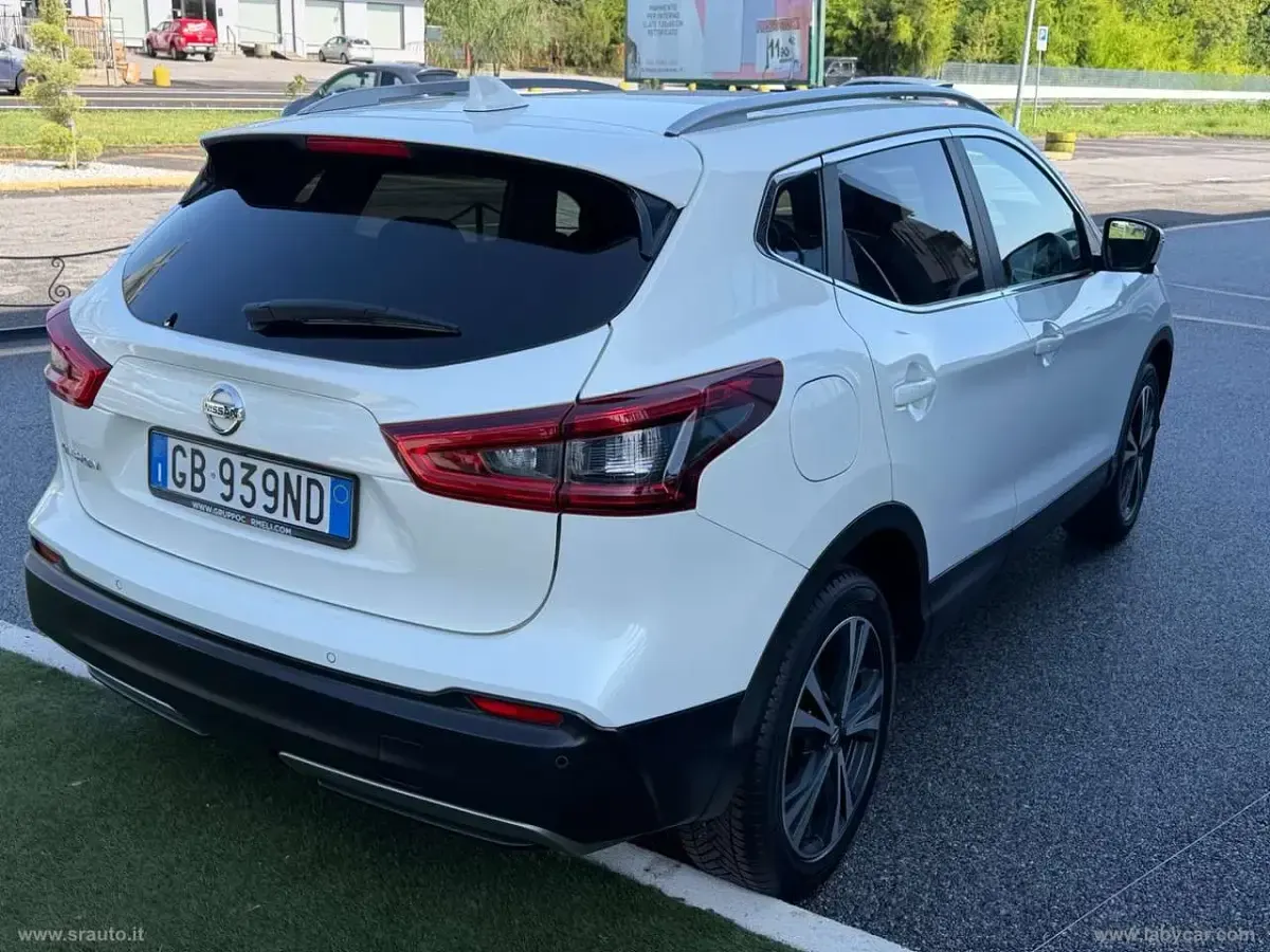 Usata Nissan Qashqai N-Connecta 116 CV (85 kW) 2020 Bianco SUV