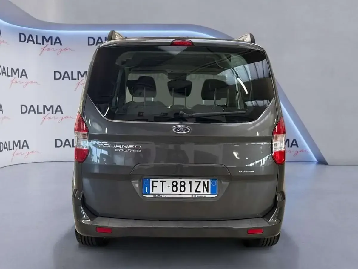 Usata Ford Tourneo Courier 75 CV (55 kW) 2019 Grigio Monovolume