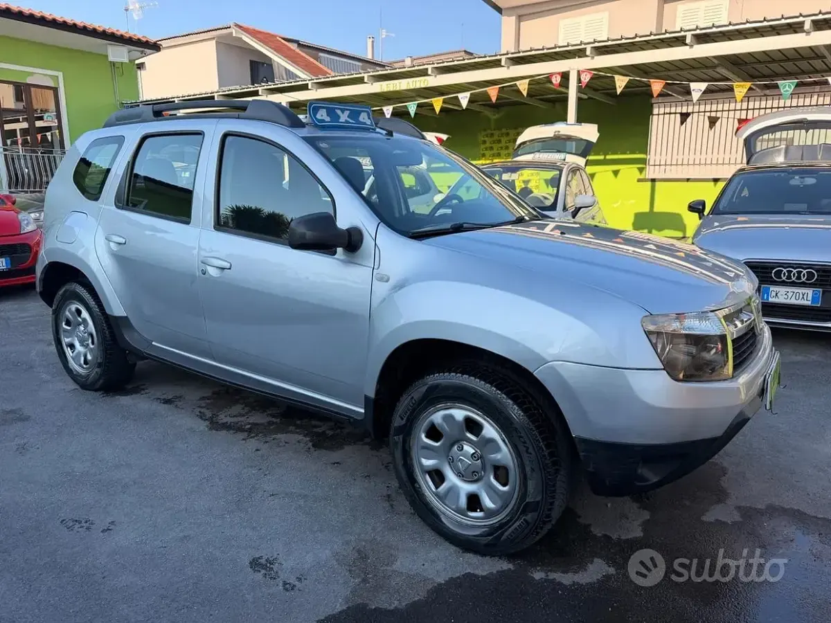 Usata Dacia Duster 110 CV (80 kW) 2012 Grigio SUV