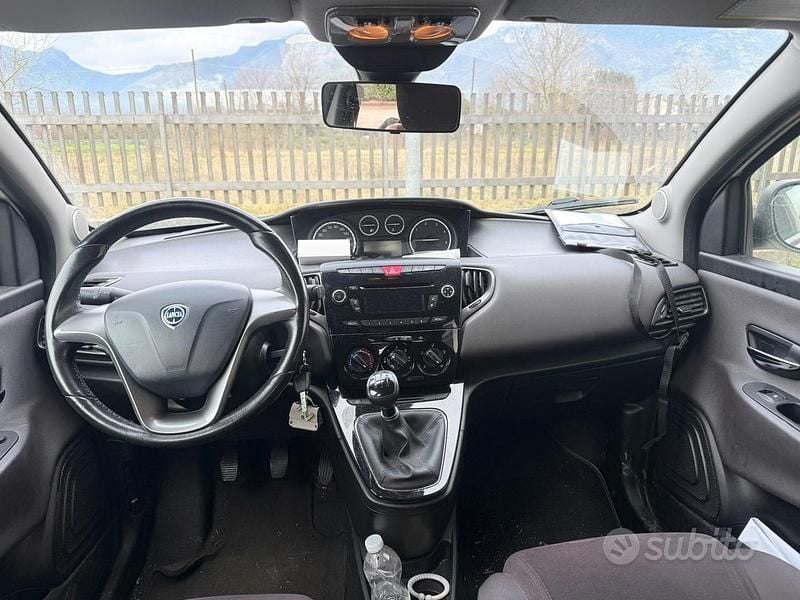 Usata Lancia Ypsilon 2013 Bianco Utilitaria