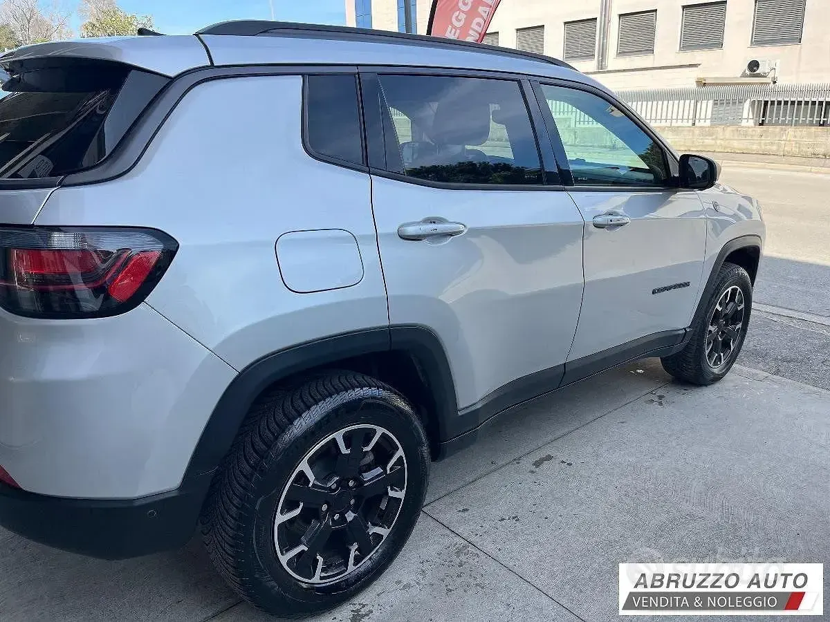Usata Jeep Compass 239 CV (175 kW) 2021 Grigio SUV