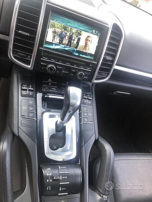 Usata Porsche Cayenne 2012 Grigio SUV