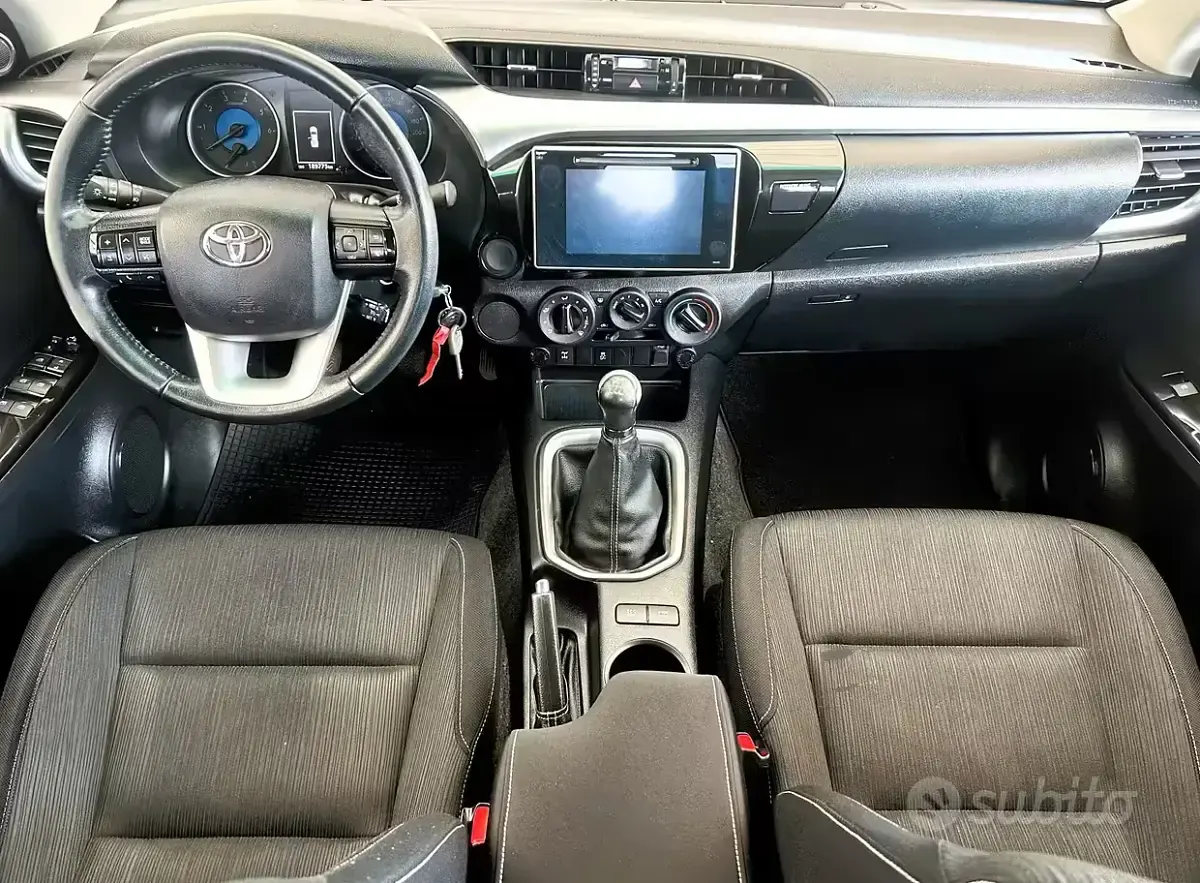 Occasion Toyota HiLux Lounge 150 ch (110 kW) 2019 Gris Pick-up