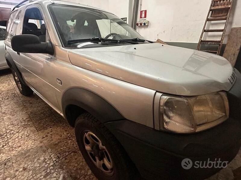 Usata Land Rover Freelander 111 CV (81 kW) 2002 Grigio SUV