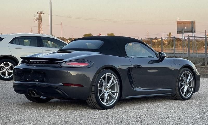 Usata Porsche 718 Boxster 300 CV (220 kW) 2017 Grigio(met.) Cabrio