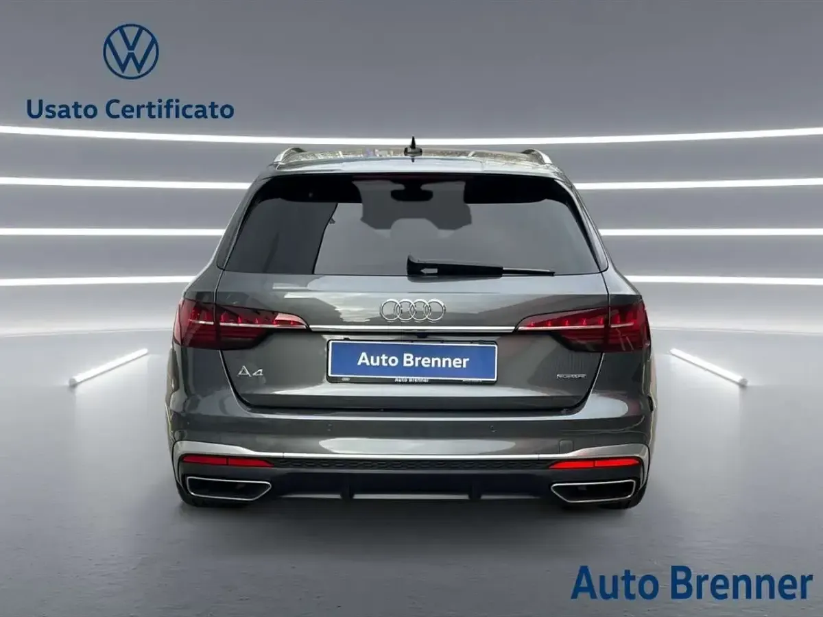 Usata Audi A4 S-Line 204 CV (150 kW) 2022 Daytona grau Station wagon
