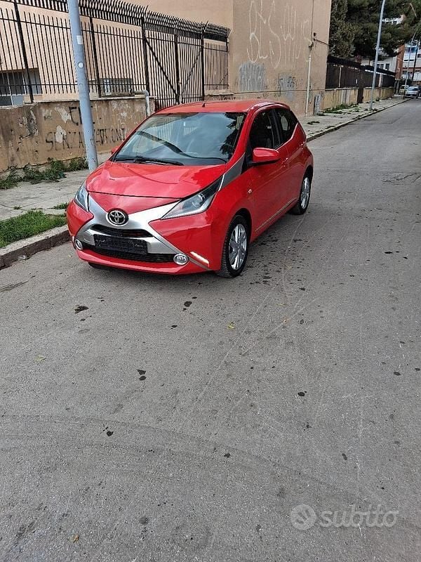 Usata Toyota Aygo 2016 Rosso Utilitaria
