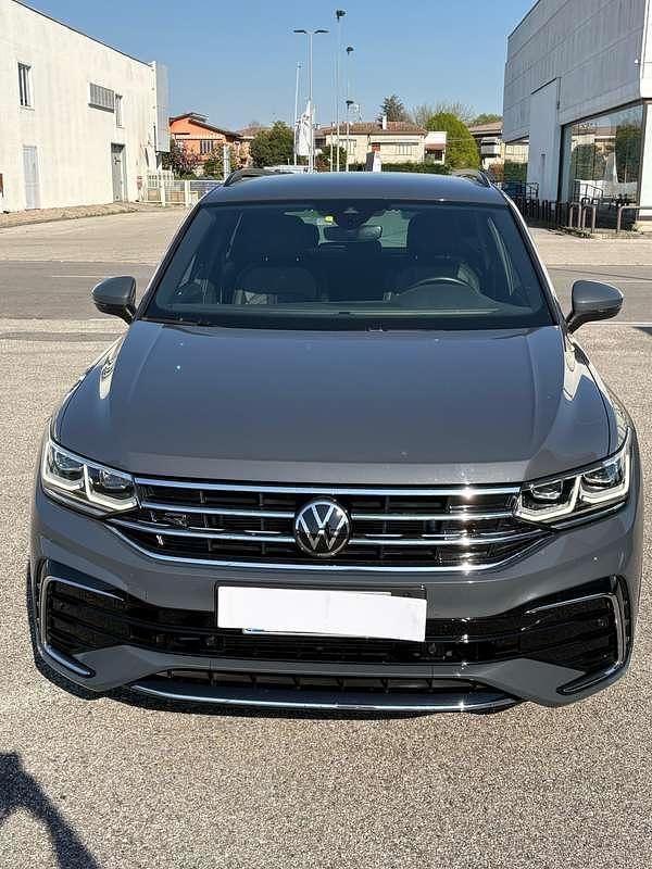 Usata VW Tiguan R-line 150 CV (110 kW) 2022 Grigio SUV