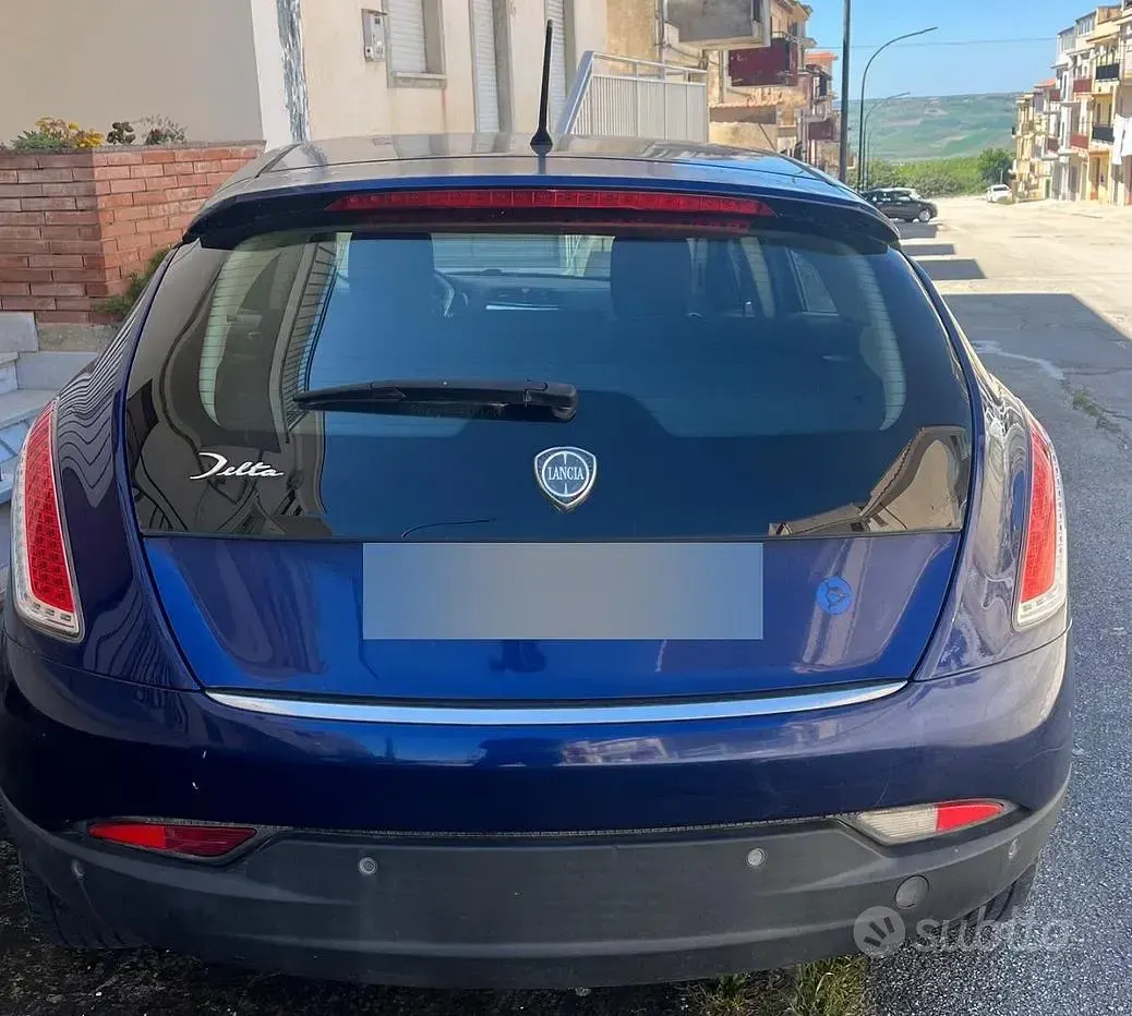 Usata Lancia Delta 120 CV (88 kW) 2008 Utilitaria