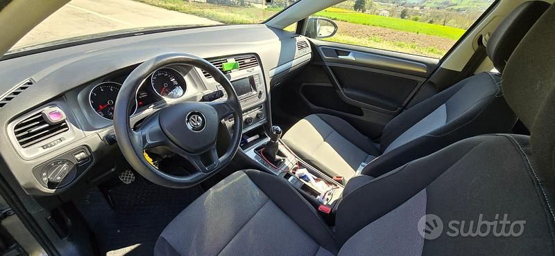 Usata VW Golf VII 110 CV (80 kW) 2014 Grigio Utilitaria