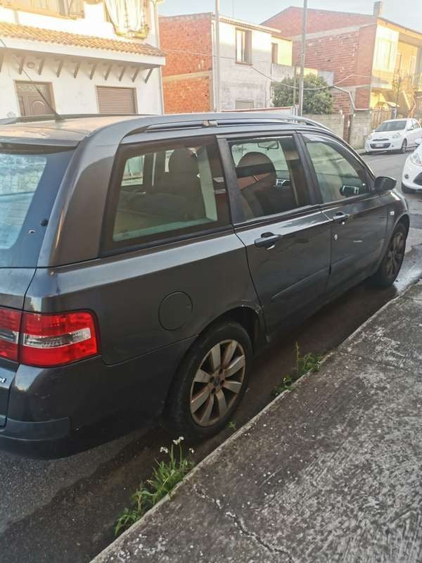 Usata Fiat Stilo Dynamic 120 CV (88 kW) 2007 Blu Station wagon