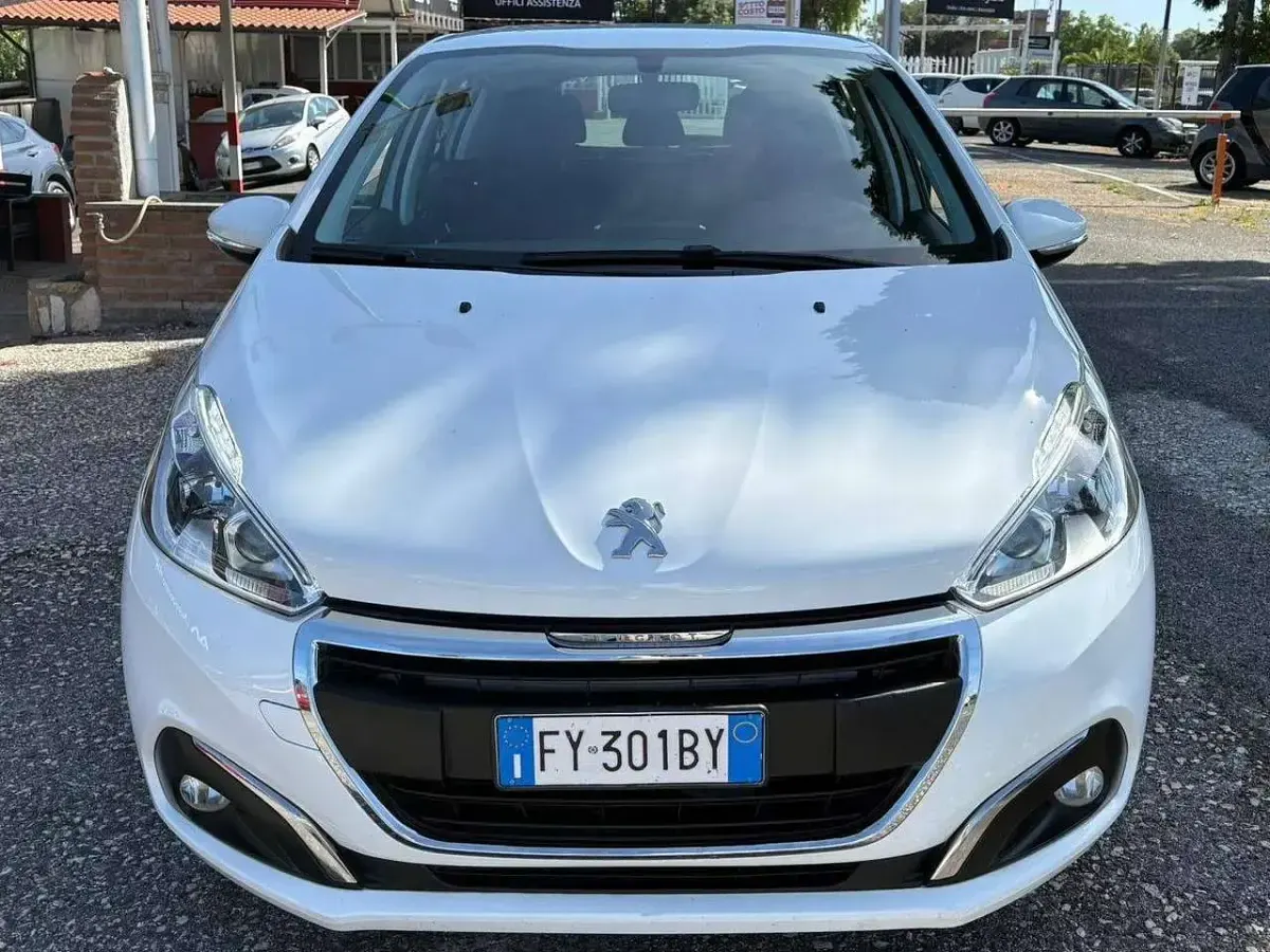 Usata Peugeot 208 Allure 102 CV (75 kW) 2019 Bianco Utilitaria