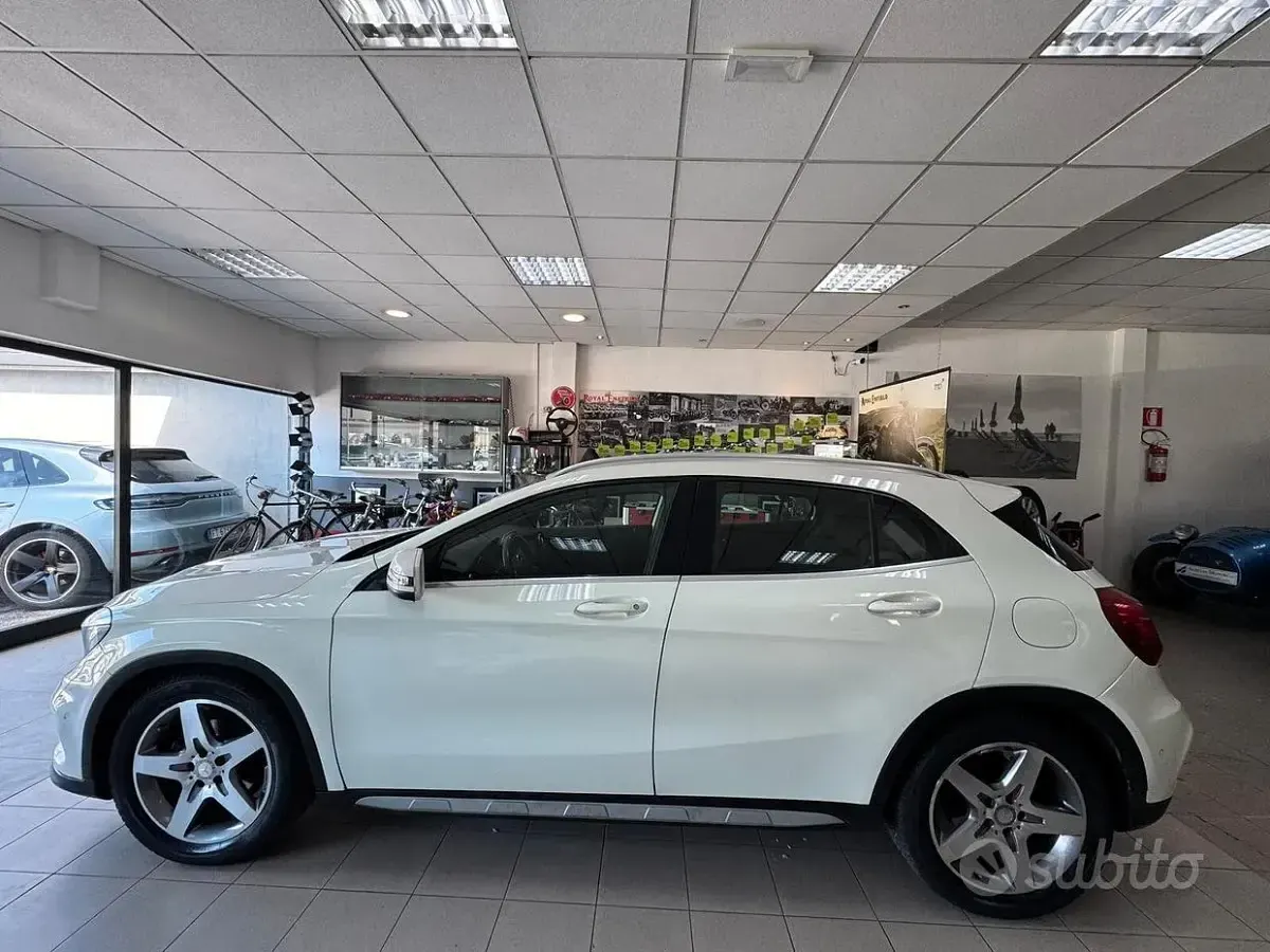 Usata Mercedes GLA200 Premium 136 CV (100 kW) 2015 Bianco SUV