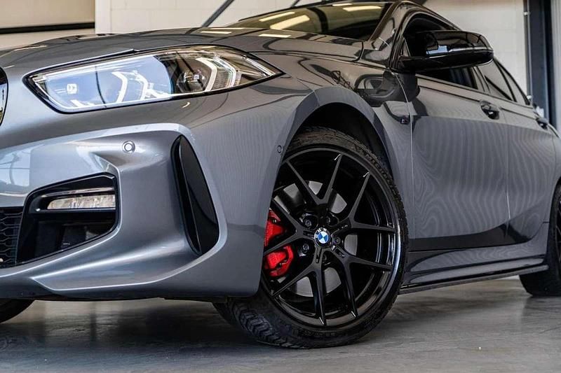 Usata BMW 120 Sport Line 178 CV (130 kW) 2023 Grigio Utilitaria