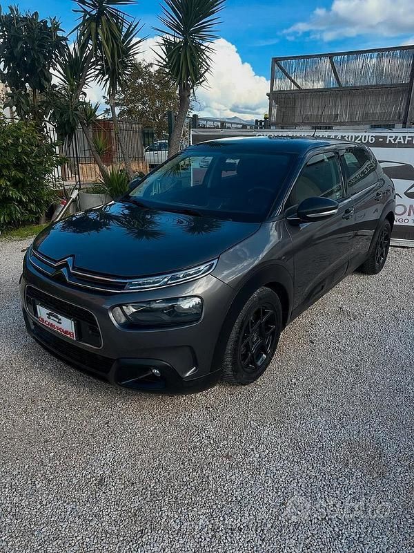 Usata Citroën C4 Cactus Shine 102 CV (75 kW) 2019 Grigio Utilitaria