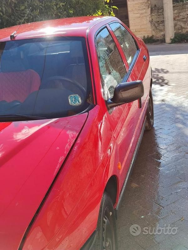 Usata Alfa Romeo 146 2000 Rosso Utilitaria