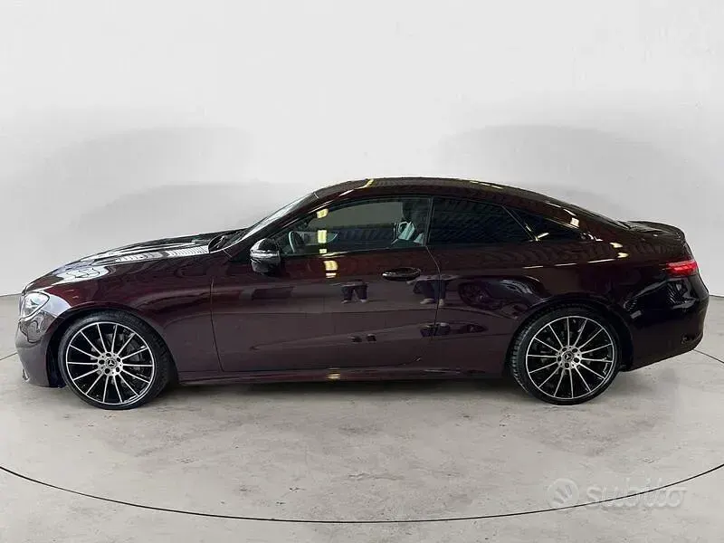 Usata Mercedes E220 Premium 194 CV (142 kW) 2022 Bordeaux Coupé