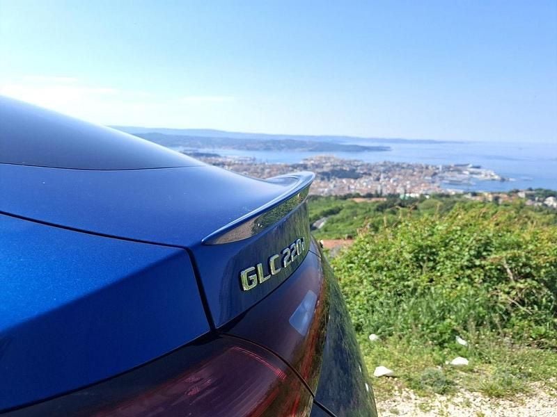 Usata Mercedes GLC220 AMG line 197 CV (144 kW) 2023 Blu Coupé