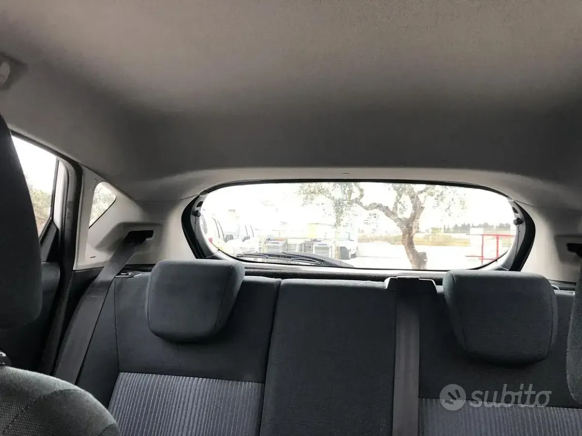 Usata Ford Fiesta 82 CV (60 kW) 2010 Bianco Berlina