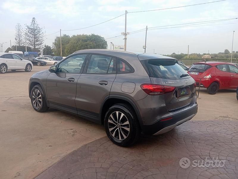 Usata Mercedes GLA180 Business 116 CV (85 kW) 2022 Grigio SUV