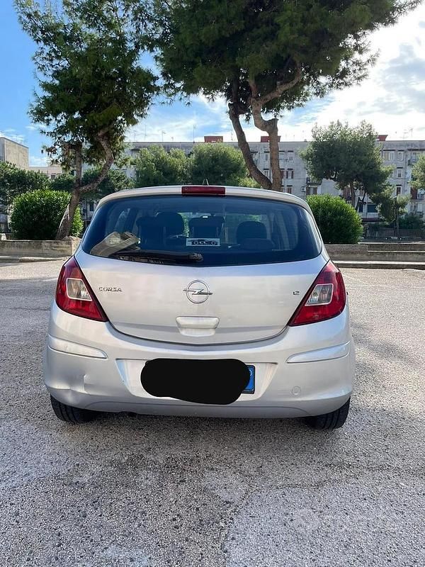 Usata Opel Corsa 80 CV (58 kW) 2009 Grigio Berlina