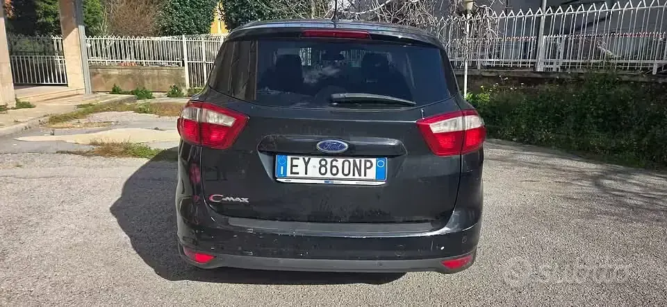 Usata Ford C-MAX Titanium 115 CV (84 kW) 2015 Nero Monovolume