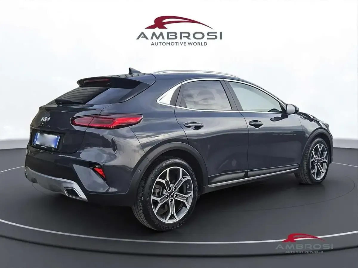 Usata Kia XCeed 136 CV (100 kW) 2022 Grigio SUV