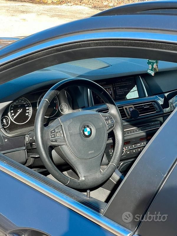 Usata BMW 520 Luxury Line 190 CV (139 kW) 2017 Grigio Station wagon