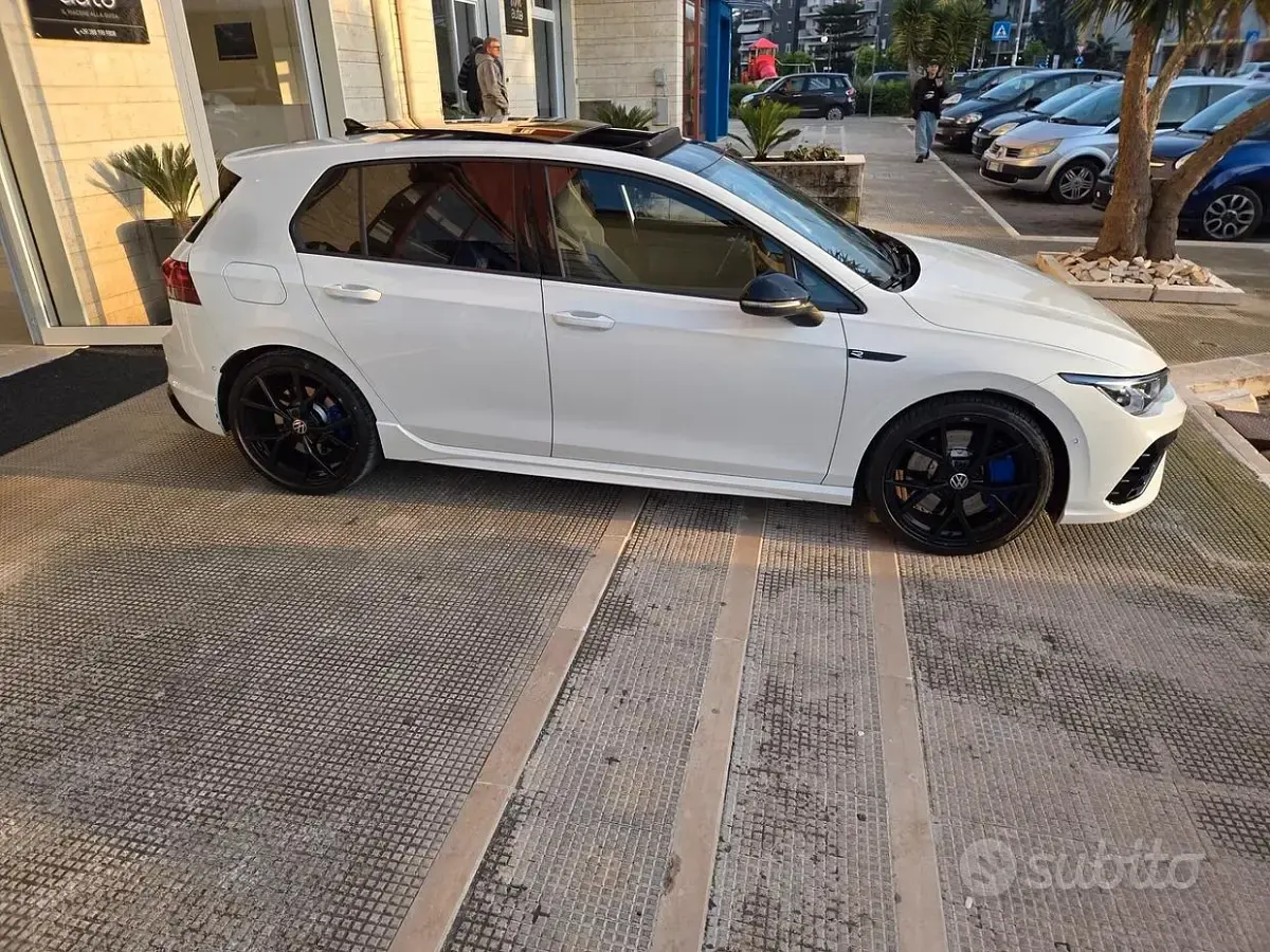 Usata VW Golf VIII GTI 320 CV (235 kW) 2022 Bianco Berlina