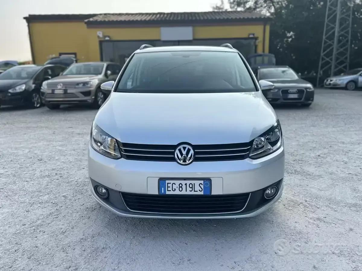 Usata VW Touran 105 CV (77 kW) 2011 Nero Monovolume