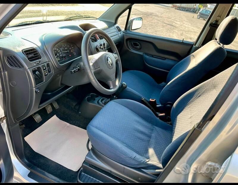 Usata Suzuki Wagon R+ 94 CV (69 kW) 2005 Grigio Monovolume