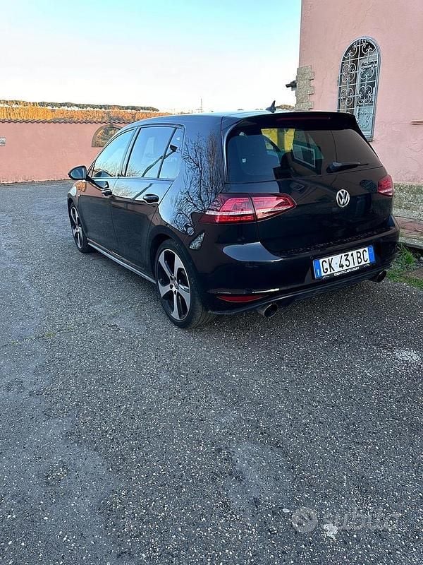Usata VW Golf VII GTI 220 CV (161 kW) 2015 Berlina